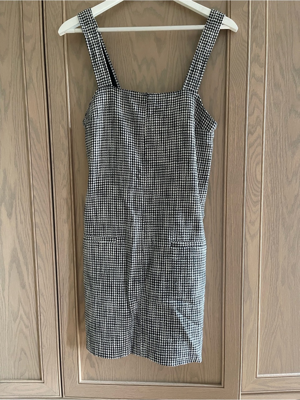 Abercrombie & Fitch Black and White Houndstooth Pinafore
